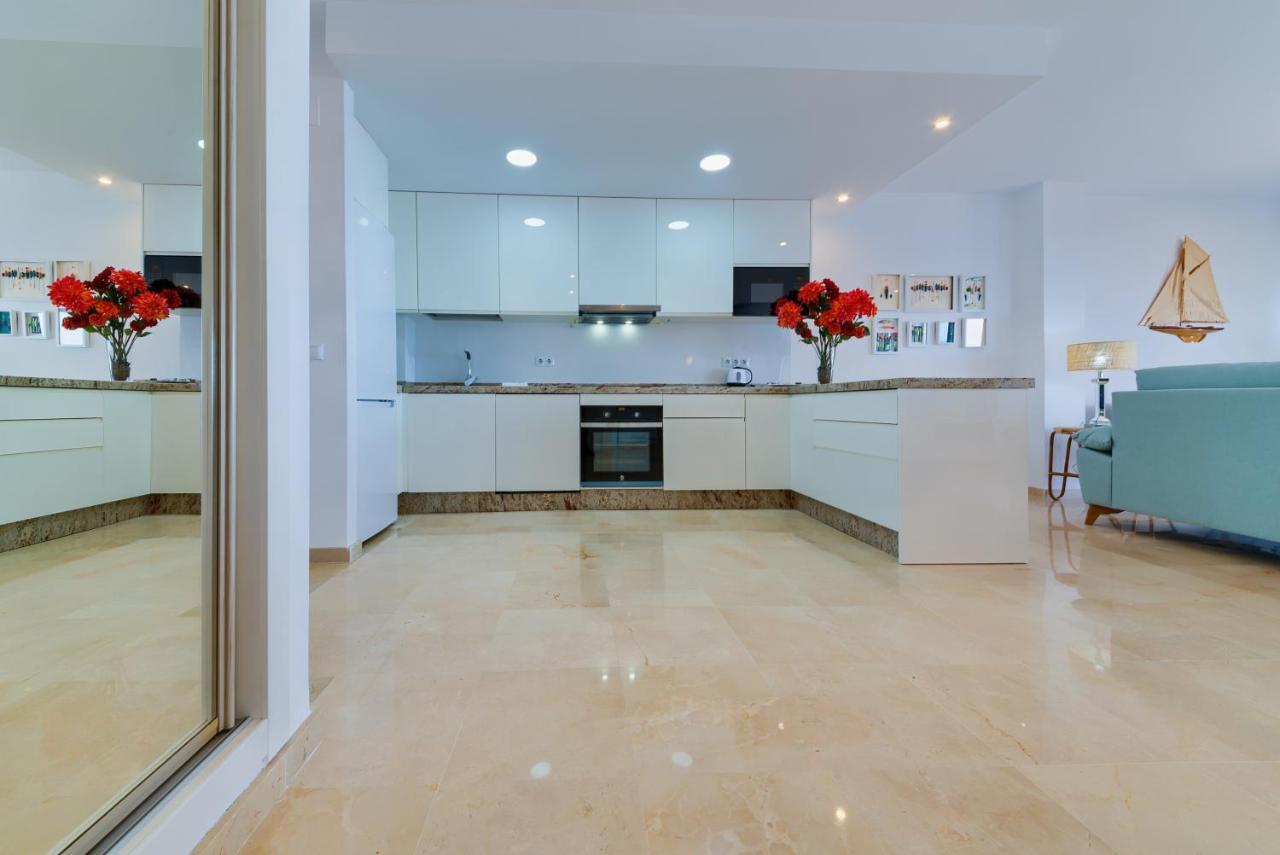 Holidays2Fuengirola Duplex With Stunning Sea View, Terraces,1St Line Beside Port Exteriér fotografie