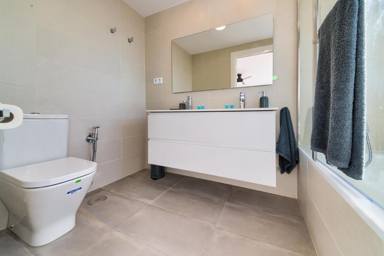 Holidays2Fuengirola Duplex With Stunning Sea View, Terraces,1St Line Beside Port Exteriér fotografie