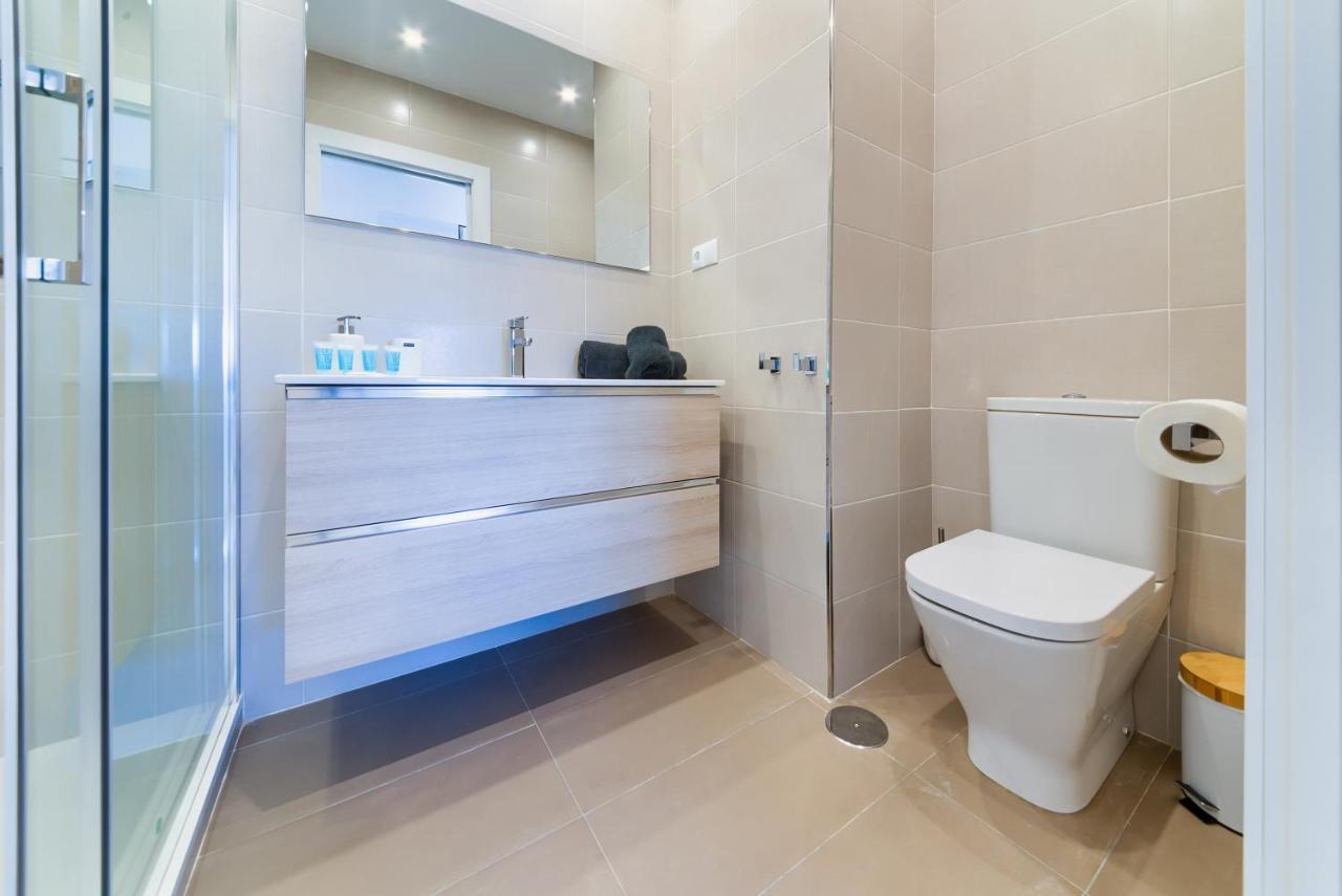 Holidays2Fuengirola Duplex With Stunning Sea View, Terraces,1St Line Beside Port Exteriér fotografie